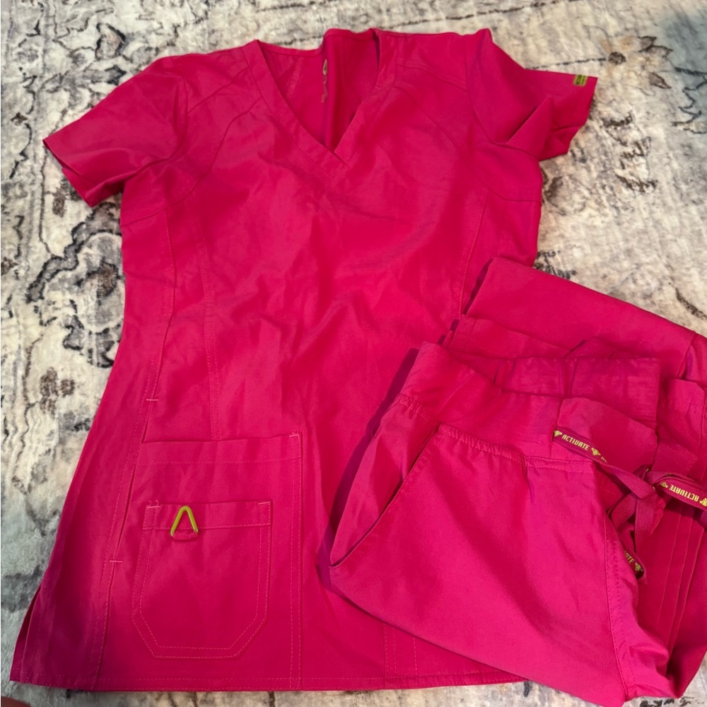 Med Couture Hot Pink T-Shirt Vibrant Cotton Blend Crew Neck